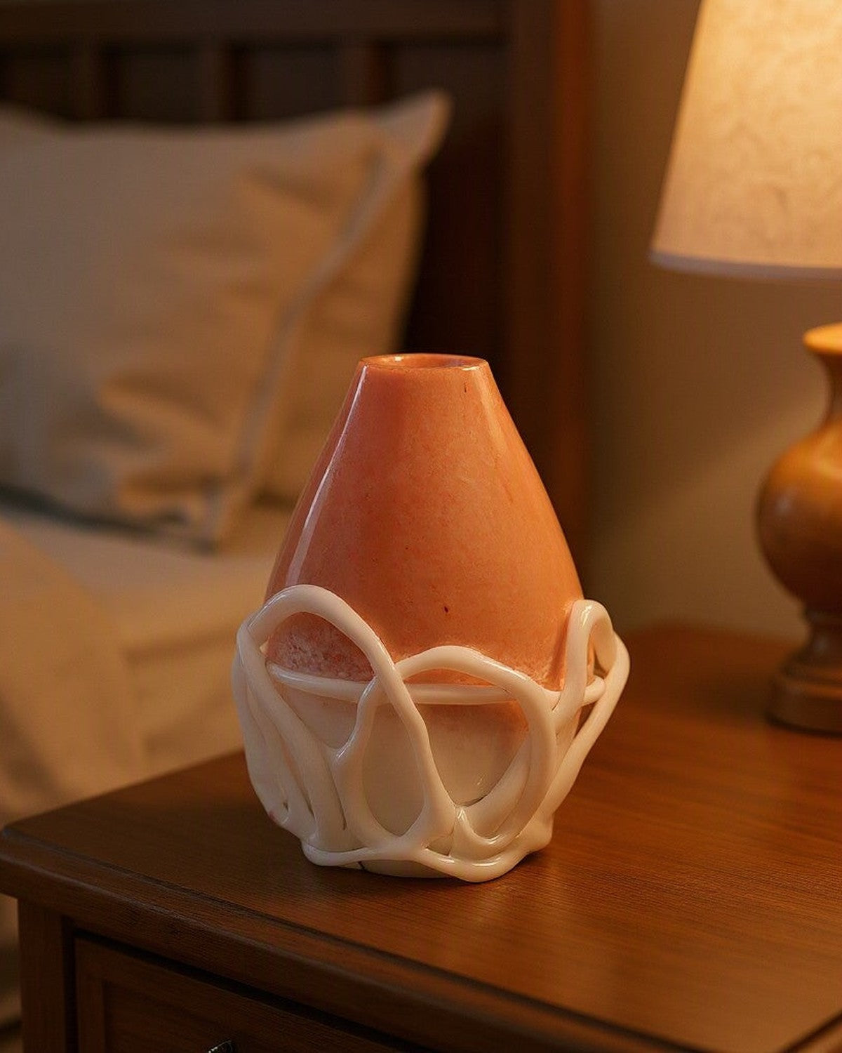 white-veined-glass-vase FB-E25074B bedroom