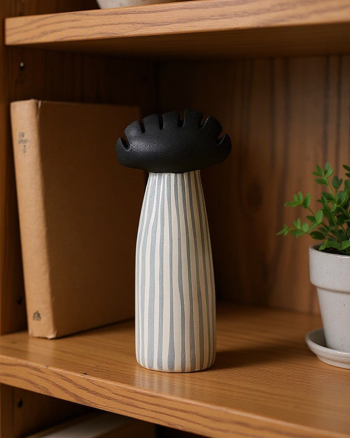 mushroom-hammer-ceramic-sculpture FD-D25097B shelf